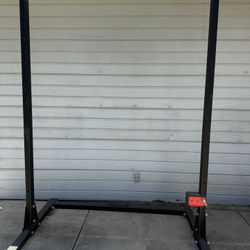 Rogue MIL pull Up Station