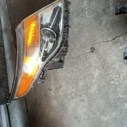 2011 2015 Ford Explorer Passenger Right Headlight