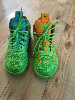 Basketball shoes $25