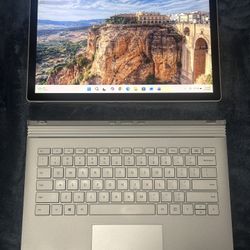 Microsoft Surface Book 2, Core i5 / 8GB RAM  / 256GB SSD