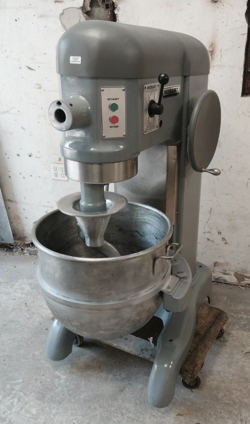 80 Quart Hobart Heavy Duty Dough Mixer Machine. Bakery Mixer. Pizza Machine.