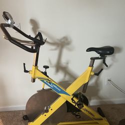Life Fitness Spinning Bike
