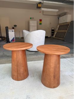 2 Side Tables