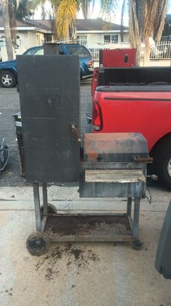 Vertical Smoker with Grill Fixer 