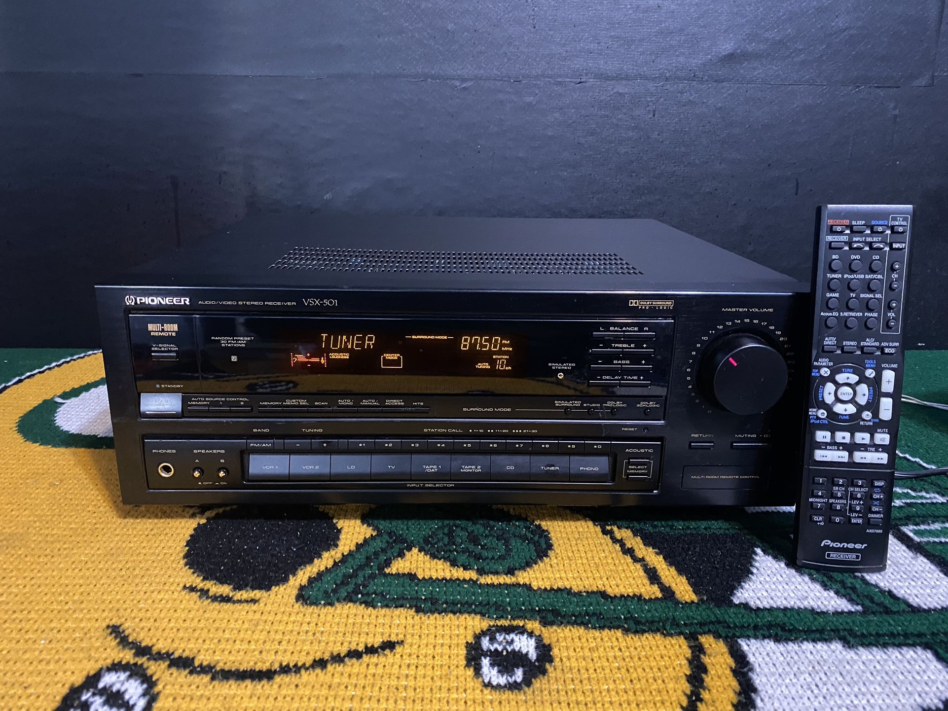 Pioneer VSX-501 Audio Video 240 watt Receiver.