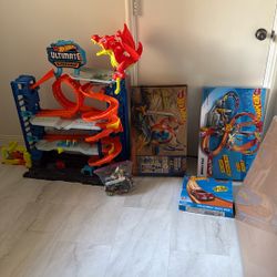 Hot Wheels collection - NEW IN BOX and Used-but Assembled garage 