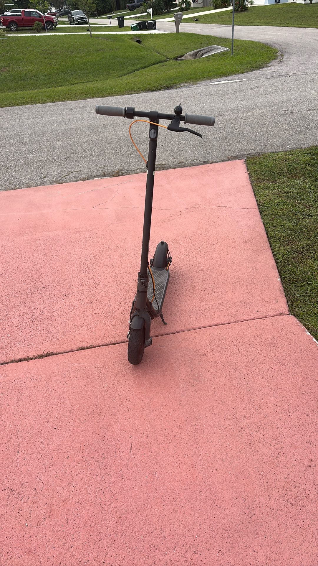 Electric Scooter- Ninebot F2 Pro (no Charger)