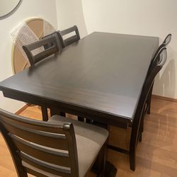 High top table and chairs (6 seats included)