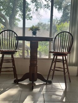 Pub Table with 2 chairs