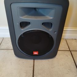 JBL  Powered Eon 10 With Case.