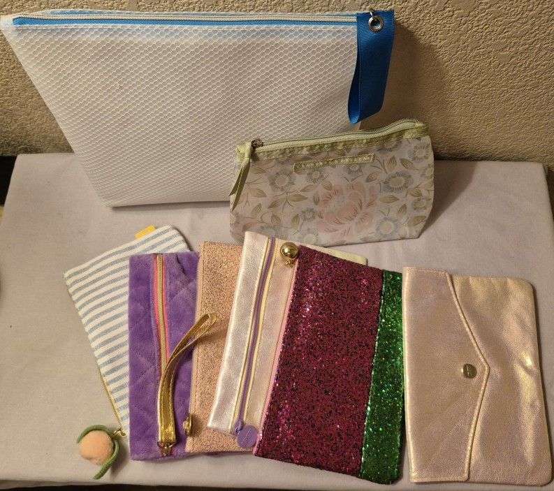 Ipsy Make-up Bag Haul! 8 Bags