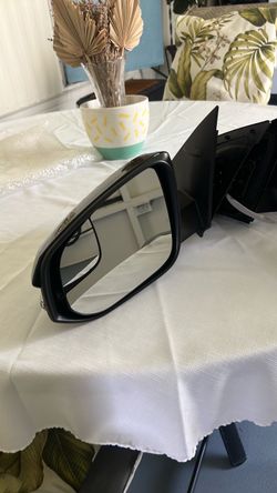 Side mirror assembly for Toyota