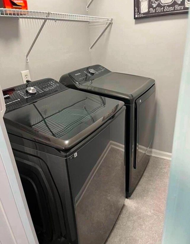 Samsung Washer & Gas Dryer Like New