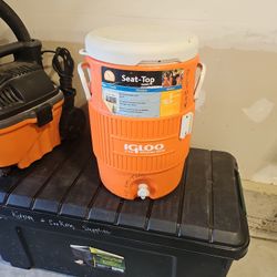 $20-igloo Drink Dispenser With Cup Holder