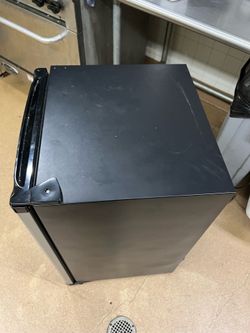 FRIGIDAIRE   COOLER N FREZEER