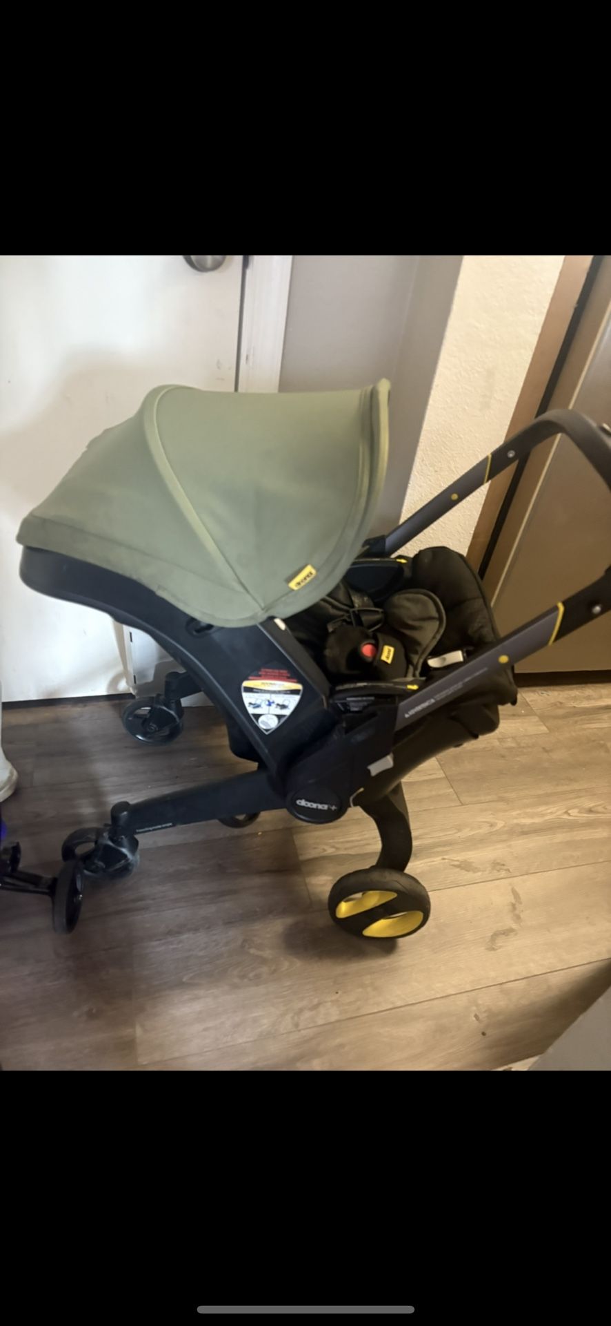 Doona car Seat & Stroller Desert Green