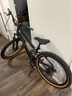 Schwinn Vega SE 27.5 Adult Bike