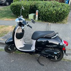 2013 Honda Metropolitan 50cc Black Scooter w/ Low Mileage