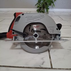 Milwaukee 7-1/4" Tilt-Lok Adjustable Handle Circular Saw 