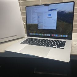 2023 MacBook Air 15 Inch M3 