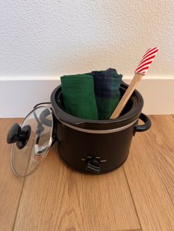 BRAND NEW Crockpot 2qt