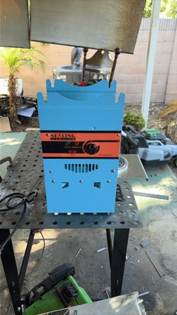 Sealing machine