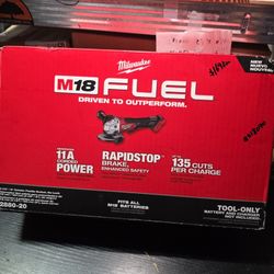 Milwaukee
M18 FUEL 18V Lithium-Ion Brushless Cordless 4-1/2 in./5 in. Grinder w/Paddle Switch (Tool-Only)