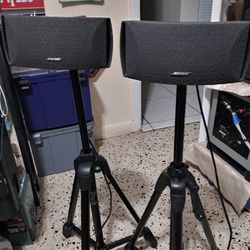 BOSE SPEAKERS WITH STAND AND CABLES