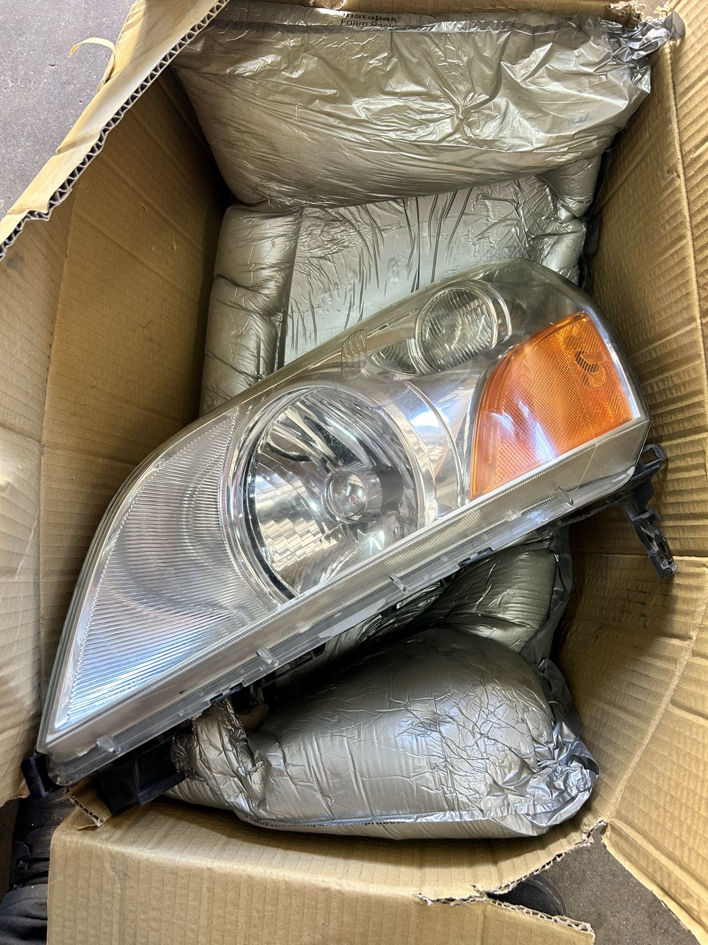 2004 Honda Pilot Headlight