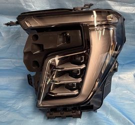 GMC Yukon Headlight Assembly