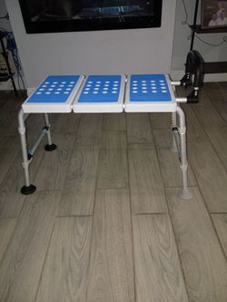 Handicap shower bench