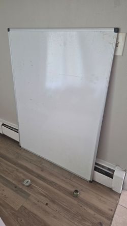 Dry erase board