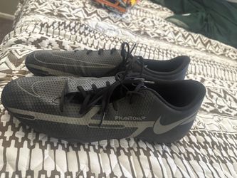 Soccer cleats