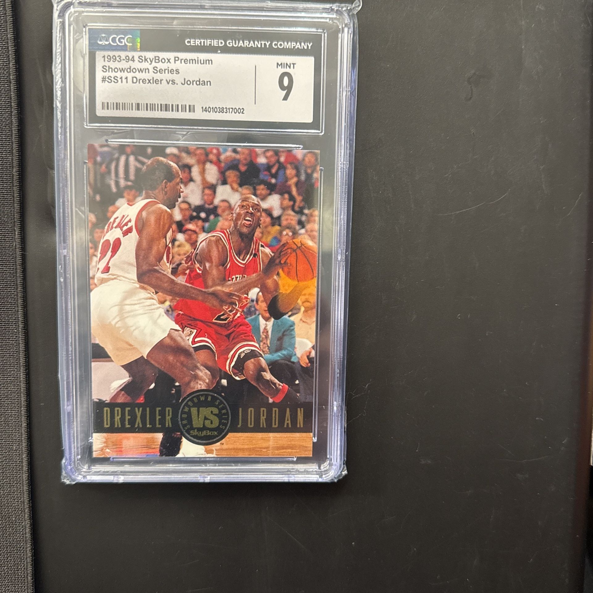 1993-94 Skybox Premium Showdown Series #SS11 Drexler vs. Jordan