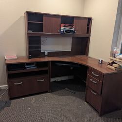 BEAUTIFUL OFFICE FURNITURE 