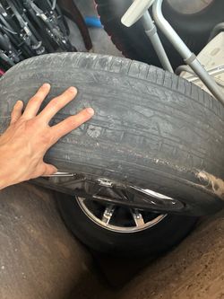 Chrysler 300 tires and rims