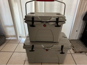 26 & 73 Quart Everbilt Coolers