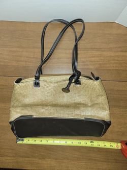 REACTION Kenneth Cole purse handbag. Tan Straw Material vintage