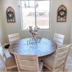 Grindleburg Light Brown/White Round Dining Room Set (Dining table and Chairs
