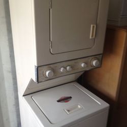WHIRLPOOL THINTWIN STACKABLE WASHER DRYER DELIVERY AVAILABLE!