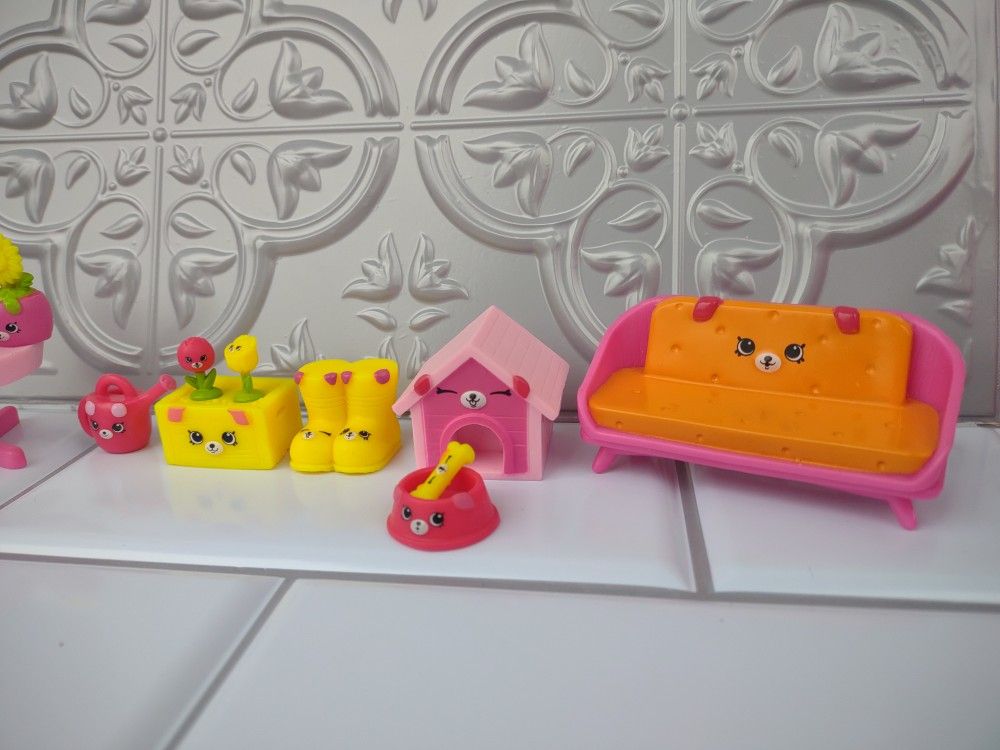 Shopkins Happy Places Welcome Pack 'Home Improvements' - Puppy Patio