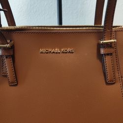 Micheal Kors Purse