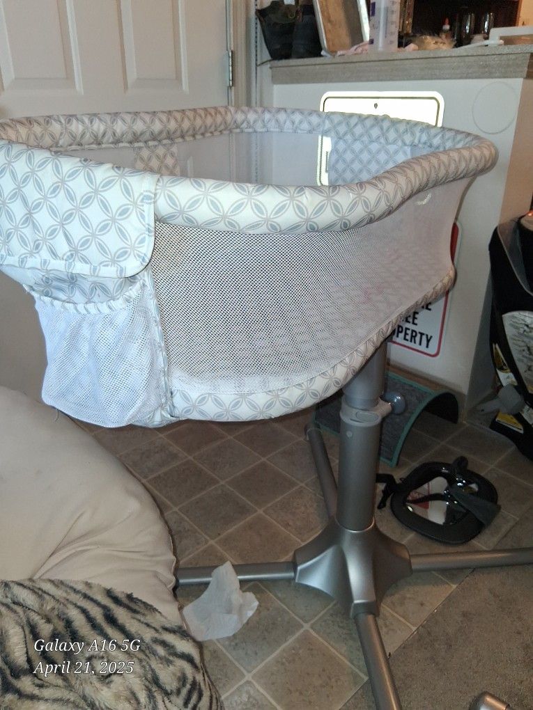 Halo Bedside Bassinet