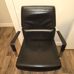 Enrico Pellizzoni Chair