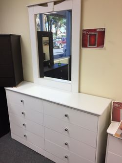 Drawer Dresser With Mirror