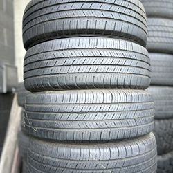Vendo 4 Llantas 195/65R15 Marca Michelin 