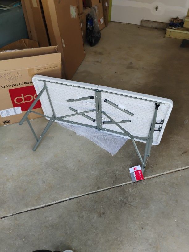 4 Foot Folding Table