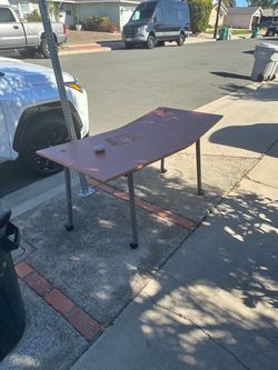 Table with foldable legs free