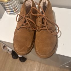Female Uggs Size 8