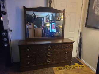 9 Drawer Dresser with Mirror